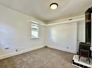 112 Wells Ave S in Renton, WA - Building Photo - Building Photo