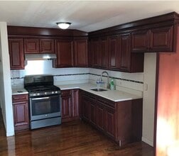 11605 150th Ave, Unit Floor 2 in South Ozone Park, NY - Building Photo - Building Photo