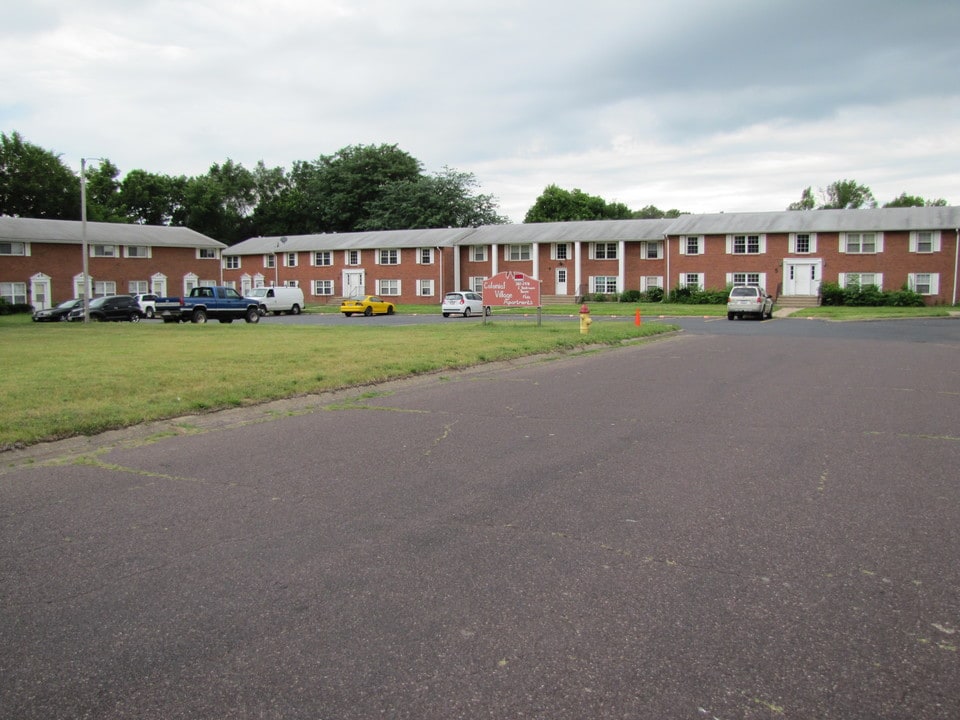 4 Williamsburg Ct, Unit C in Pekin, IL - Foto de edificio
