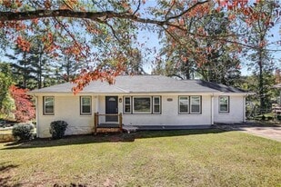 2144 Keheley Dr in Decatur, GA - Building Photo