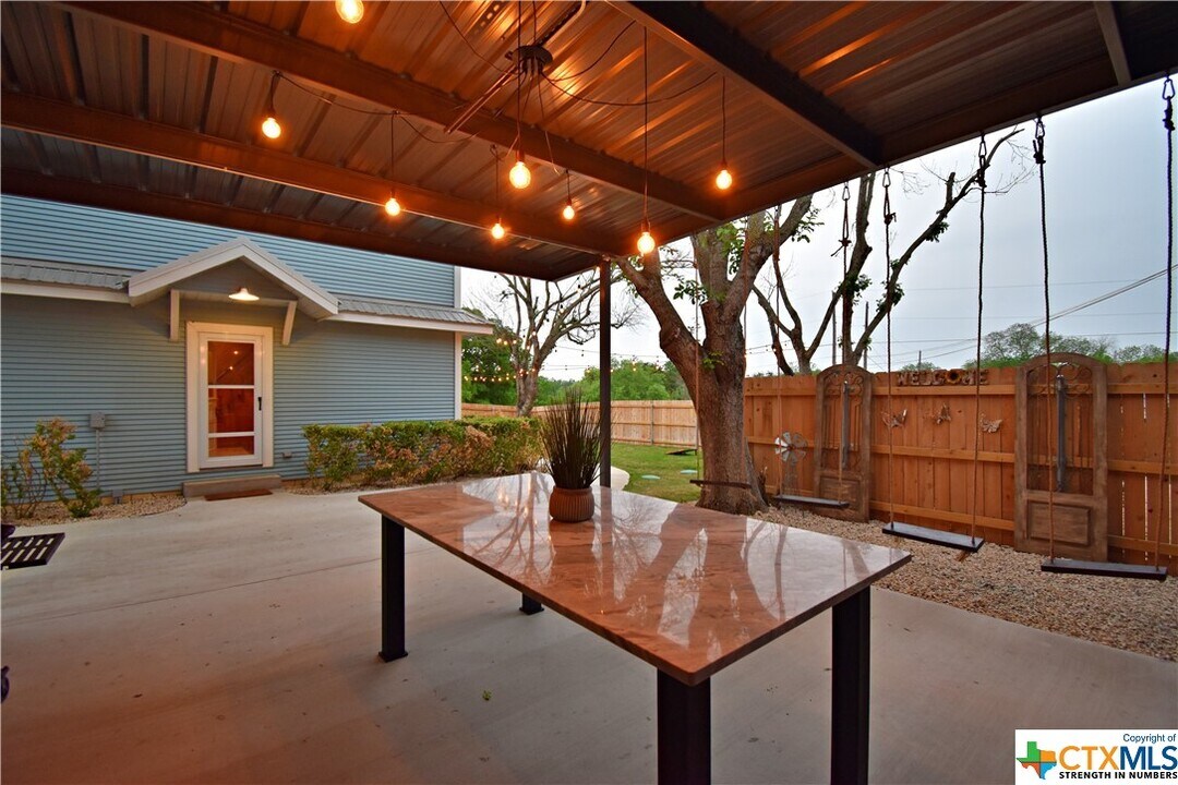 1508 TX-46 in New Braunfels, TX - Foto de edificio