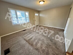 1234 Edward Dr in Dayton, OH - Building Photo - Building Photo