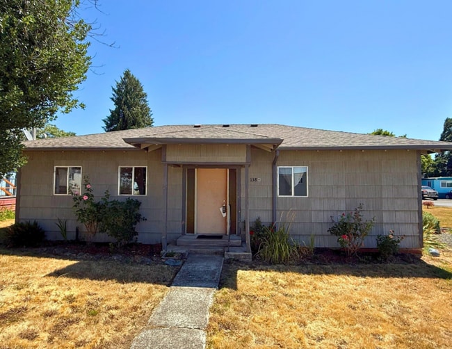 138 Shirley St in Molalla, OR - Building Photo - Building Photo