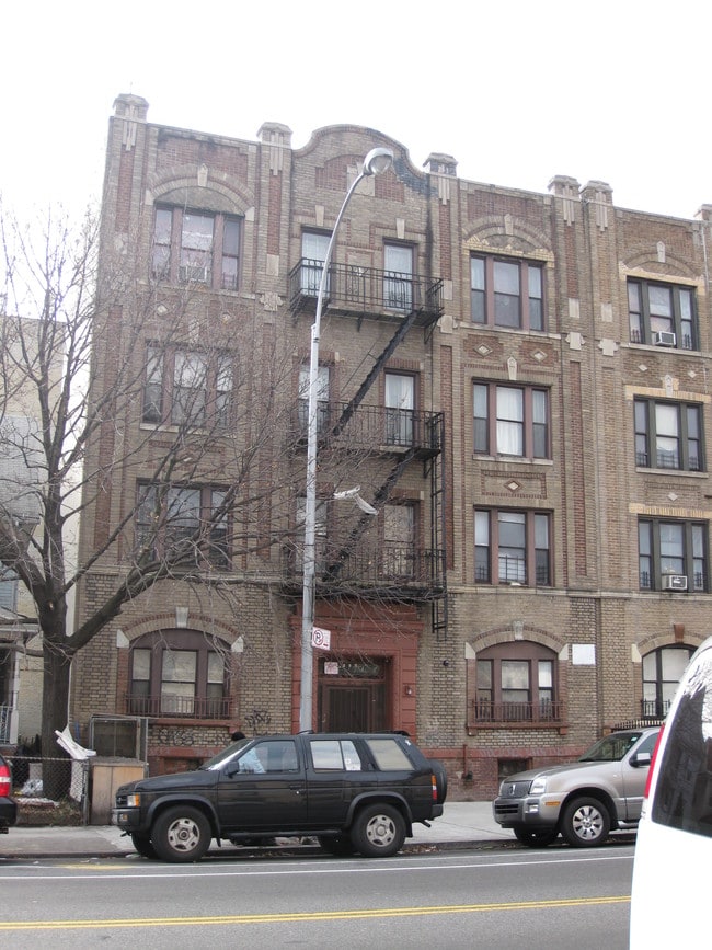 2408 Clarendon Rd in Brooklyn, NY - Building Photo - Building Photo