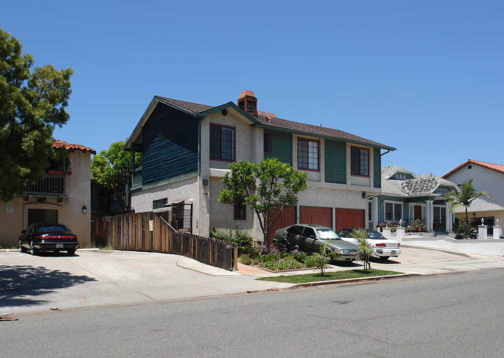 3750 Grim Ave in San Diego, CA - Foto de edificio