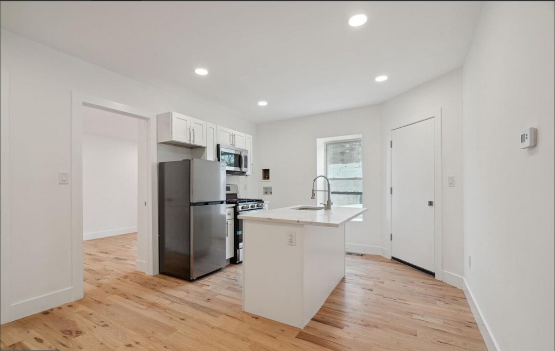 5031-1 Portico St, Unit unit1 in Philadelphia, PA - Foto de edificio