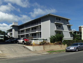 1512 Halekula Way in Honolulu, HI - Building Photo - Building Photo