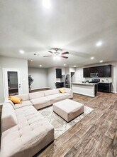 13114 Leisure Cove Dr in Texas City, TX - Foto de edificio - Building Photo