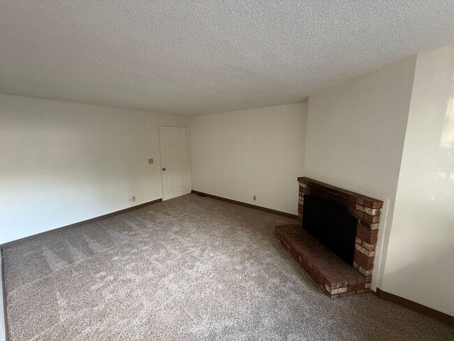 3346 Willow Ct SE in Salem, OR - Foto de edificio - Building Photo
