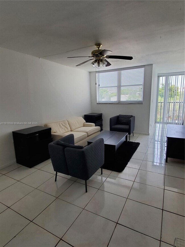 9411 SW 4th St in Miami, FL - Building Photo - Building Photo