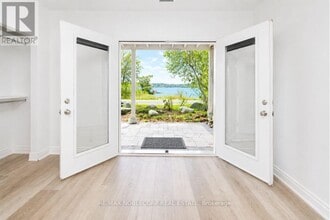 5801 Lakeshore Rd in Whitchurch-Stouffville, ON - Building Photo - Building Photo