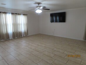 15631 S Fall Fern Cir in Houston, TX - Building Photo - Building Photo