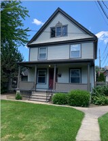 329 5th St, Unit 1 in Elyria, OH - Building Photo