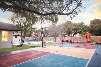 107 Wickford Way in San Antonio, TX - Building Photo - Building Photo