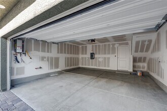 5838 Kips Bay St in Las Vegas, NV - Building Photo - Building Photo