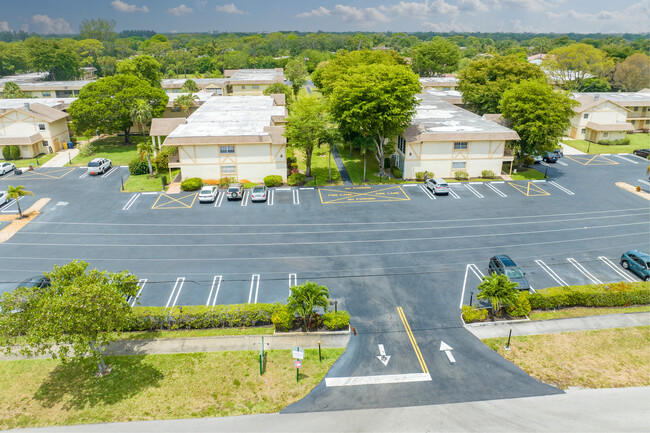 Lakeview Greens in Delray Beach, FL - Foto de edificio - Building Photo