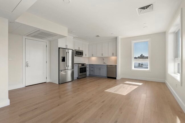312 Border St, Unit #608 in Boston, MA - Building Photo - Building Photo