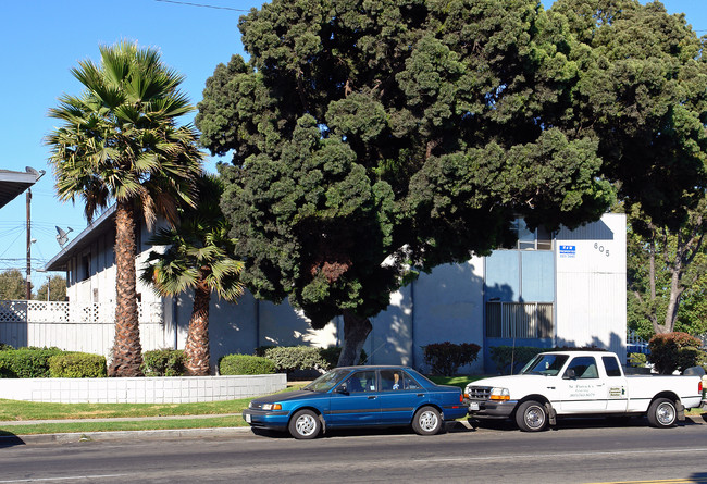 Mandalay Bay in Oxnard, CA - Foto de edificio - Building Photo