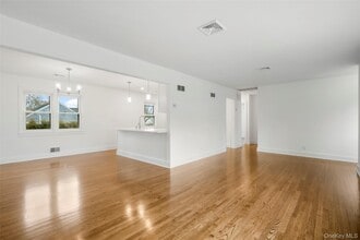 319 Wagner Ave in Mamaroneck, NY - Building Photo - Building Photo