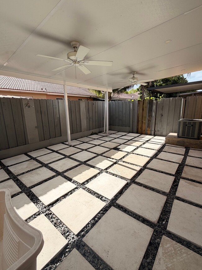 15 SW 15th Terrace in Homestead, FL - Building Photo - Building Photo