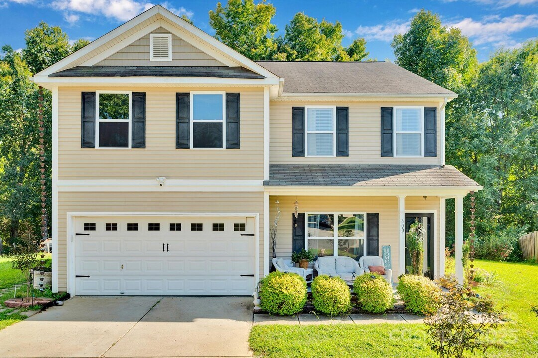 600 Latimer Way in Monroe, NC - Building Photo