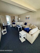 438 NJ-35 in Mantoloking, NJ - Building Photo