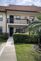 7118 Golf Colony Ct in Greenacres, FL - Building Photo