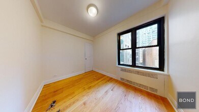141 E 56th St in New York, NY - Building Photo - Building Photo