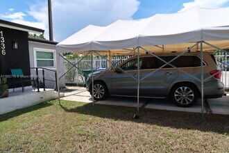 1336 NW 38th St in Miami, FL - Building Photo - Building Photo