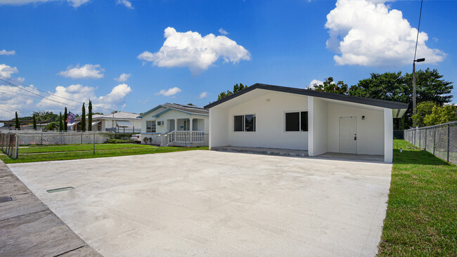 2180 NW 59th St in Miami, FL - Building Photo - Building Photo