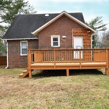 1307 Polo Rd in Winston-Salem, NC - Building Photo - Building Photo