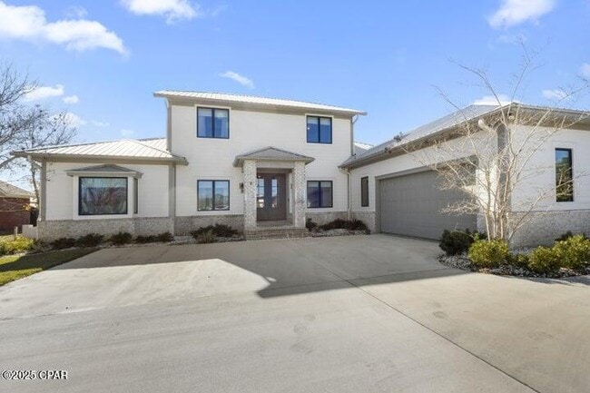 property at 2205 N Harbour Dr
