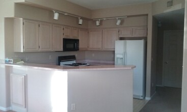 353 Manti Pl in Henderson, NV - Building Photo - Building Photo