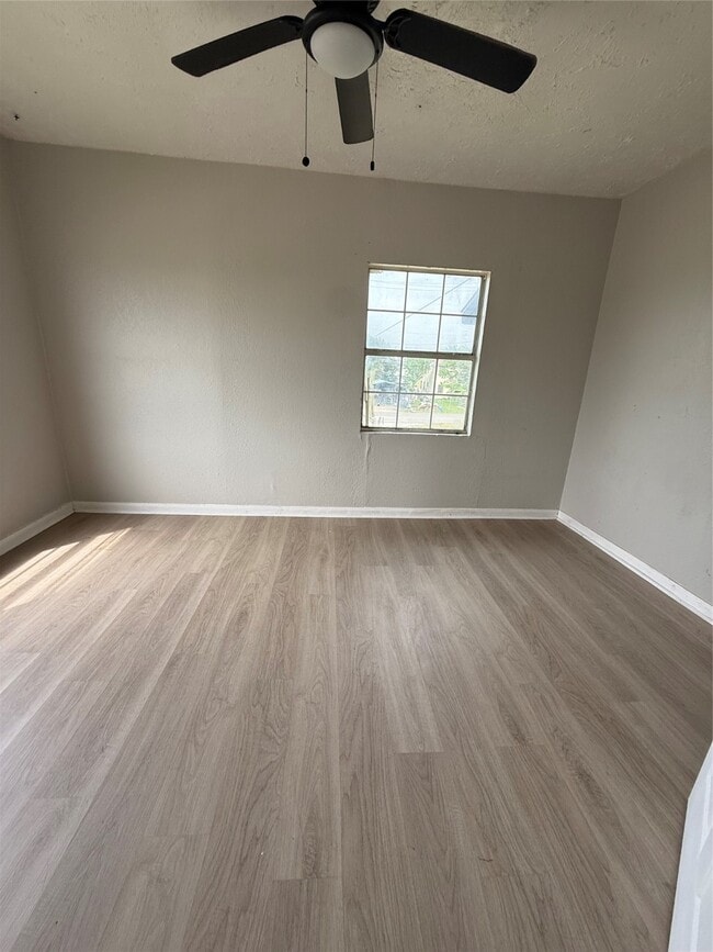 property at 126 W 6th St