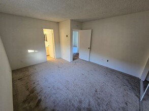 7474-76 Armstrong Pl in San Diego, CA - Building Photo - Building Photo