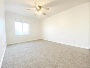 3030 Suncrest Dr in San Diego, CA - Building Photo - Building Photo