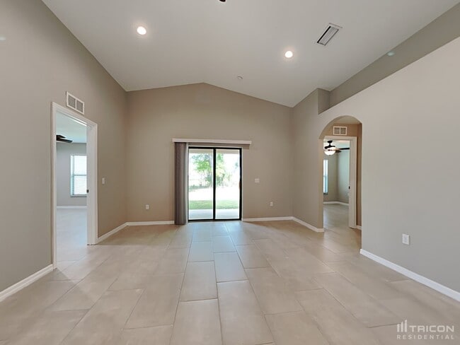 112 Crossing Dr in Lakeland, FL - Building Photo - Building Photo