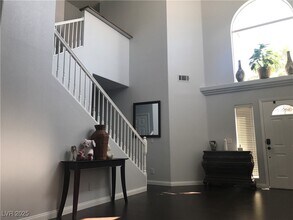 5423 Dancing Bear Dr in Las Vegas, NV - Building Photo - Building Photo