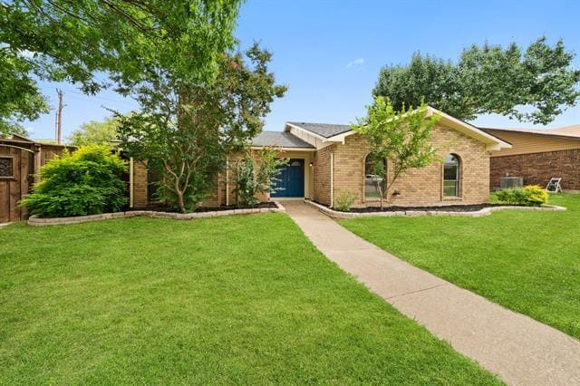 2144 Courtland Cir in Carrollton, TX - Building Photo - Building Photo