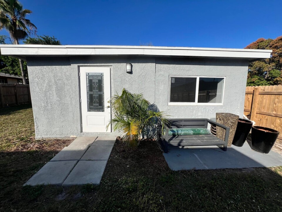 621 NW 15th Ave in Pompano Beach, FL - Building Photo