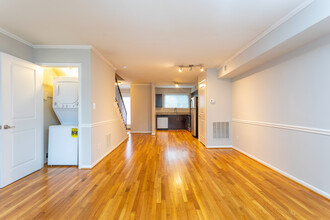 Parkside at Five Points in Raleigh, NC - Building Photo - Interior Photo