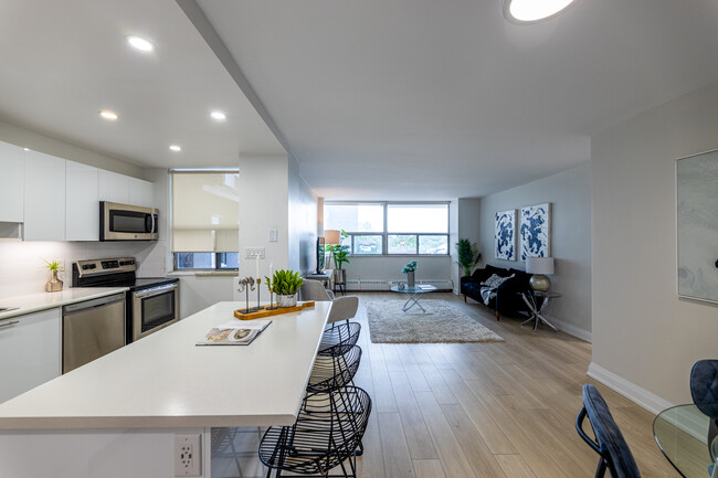 165 Ontario in St Catharines, ON - Building Photo - Interior Photo