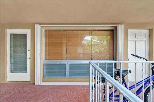 2864 NE 32nd St in Fort Lauderdale, FL - Building Photo - Building Photo