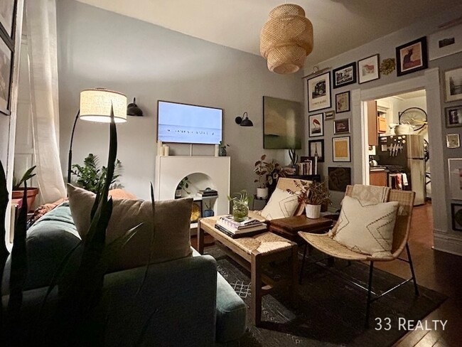 property at 1402 N Greenview Ave