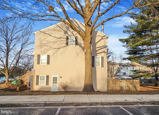129 Bent Twig Ln in Gaithersburg, MD - Building Photo