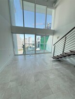 41 SE 5th St, Unit 2203 in Miami, FL - Building Photo