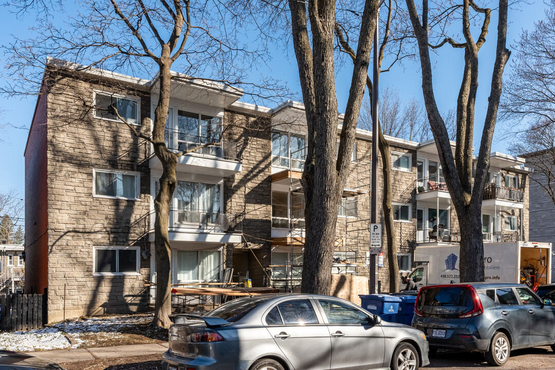 1348 Frontenac St in Québec, QC - Building Photo