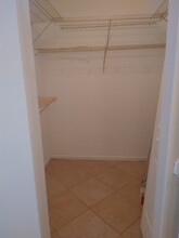 5801 NW 62nd Ave in Tamarac, FL - Foto de edificio - Building Photo