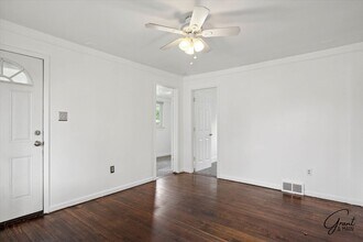 25026 Leach St in Eastpointe, MI - Building Photo - Building Photo