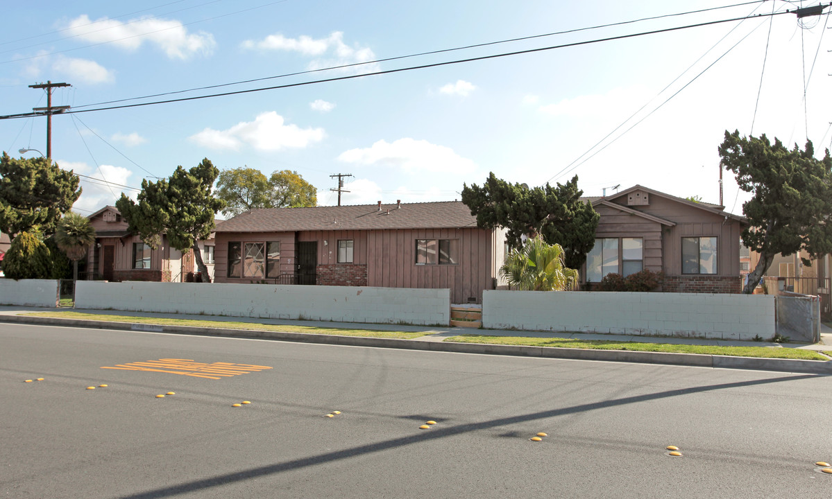 6900 Wilcox Ave in Bell, CA - Foto de edificio